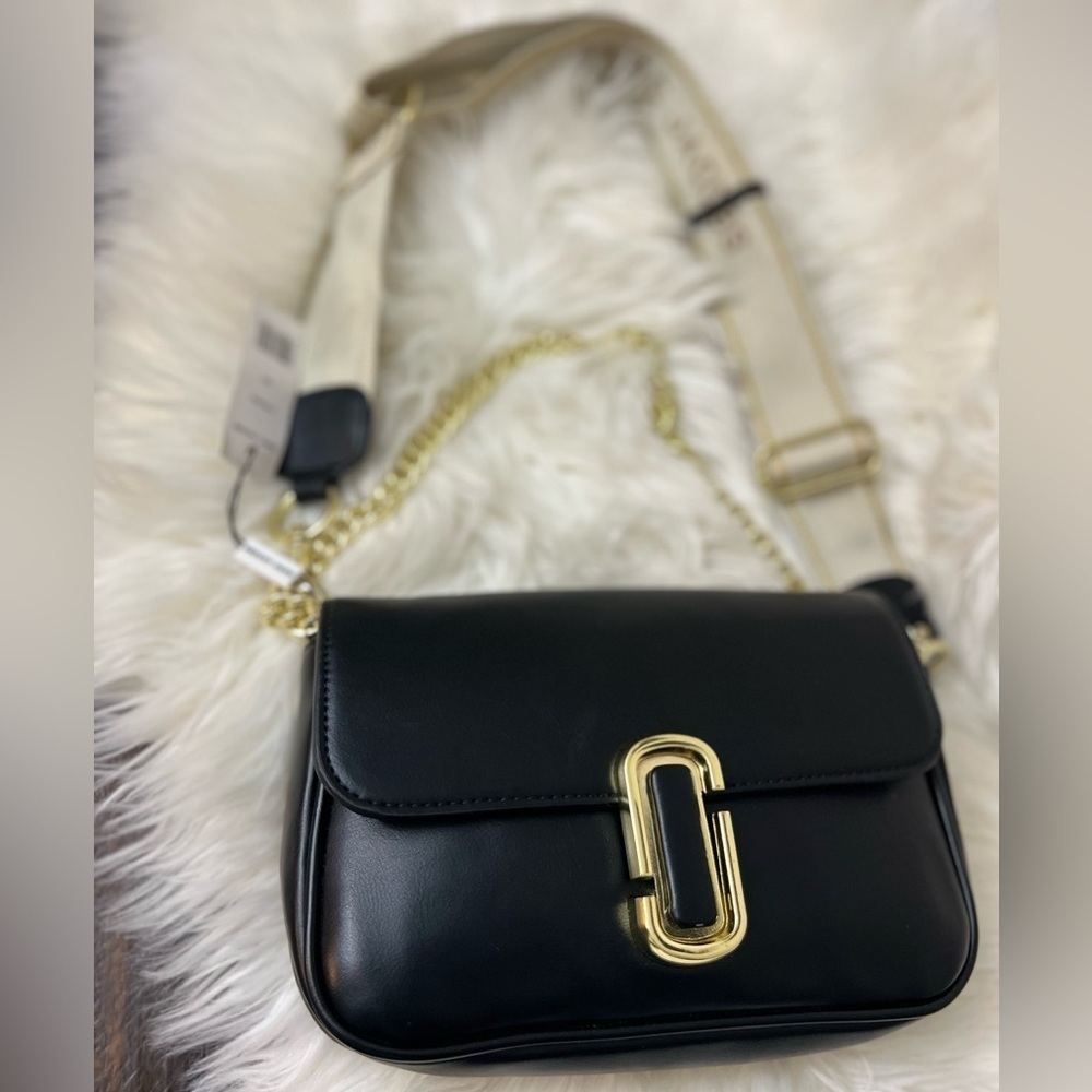 Marc Jacobs Black Shoulder Bag with Gold Chain - Picture 6 of 11